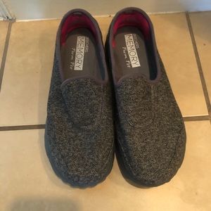 NWOT Skechers Go Walk memory foam sneakers
